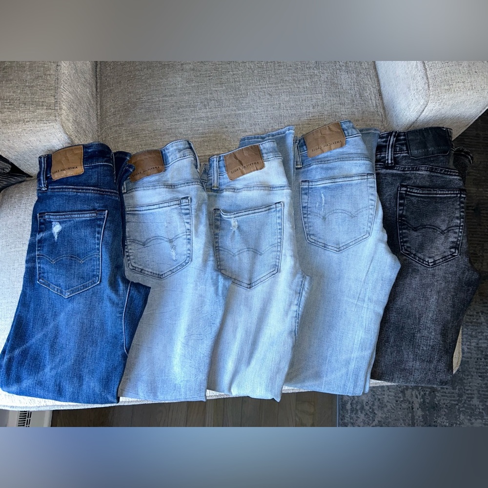 6 pairs of boys American Eagle jeans, size 26x30. These are in amazing condition